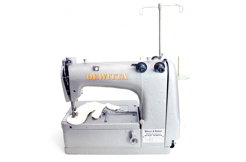 HR DEWITTA KL70/3 DEWITTA KL70/3 Перчаточная машина двойного цепного стежкаи с обрезчиком ткани