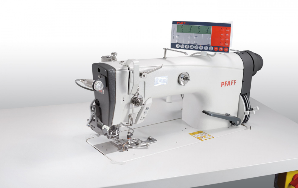 PFAFF 487 -19/19 Curved Hem  Высокоскоростная одноигольная швейная машина челночного стежка с плоской платформой, с нижним и дифференциальным верхним транспортером, предназначенная для подгибки краев сорочек и блуз